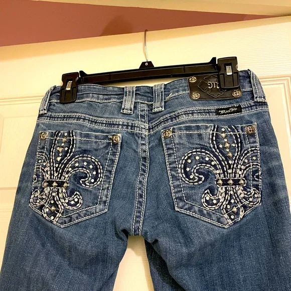 Miss Me Buckle Jeans - Picture 2 of 6